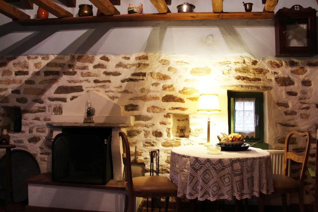 Efipoi Appartement Pinakátai Buitenkant foto
