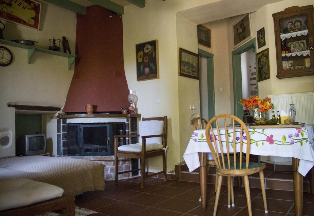Efipoi Appartement Pinakátai Buitenkant foto